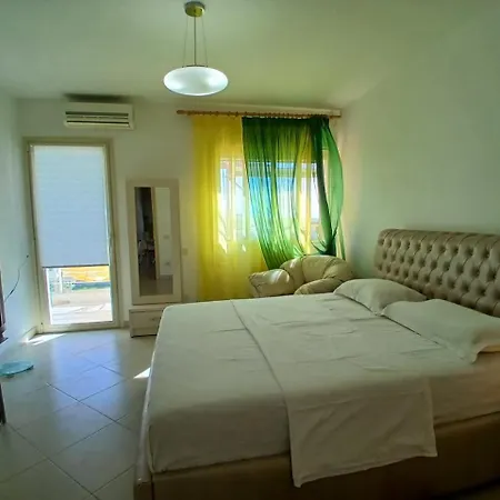 Sunrise Rruga Qeret Apartment