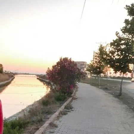 Sunrise Rruga Qeret Apartment *