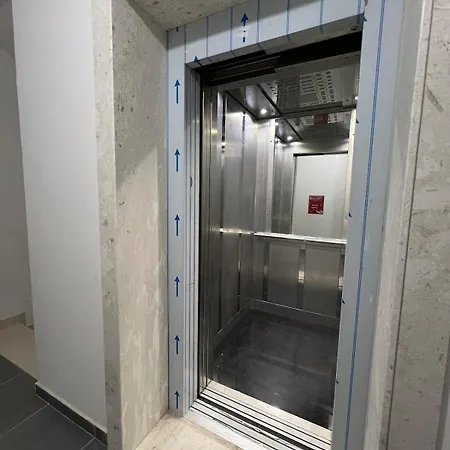 Apartman Sunrise Qerret